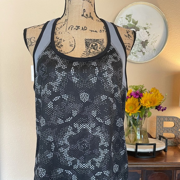 Champion Tops - {CHAMPION} Black & Gray Pattern Loose Fit Athletic Top